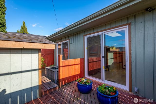 412 N Main Street, Coupeville, WA 98239