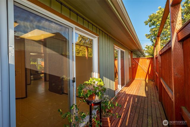 412 N Main Street, Coupeville, WA 98239