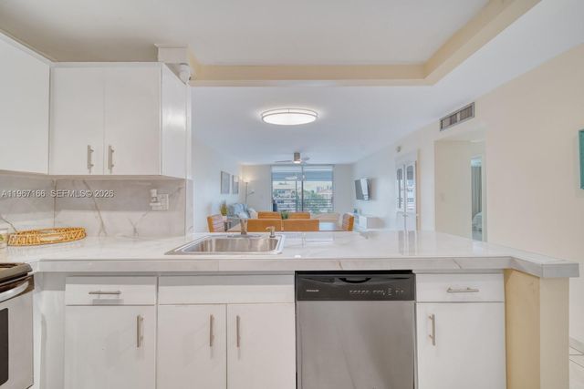 3849 NE 169th St 412, North Miami Beach, FL 33160