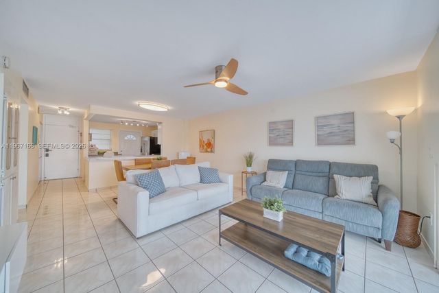 3849 NE 169th St 412, North Miami Beach, FL 33160