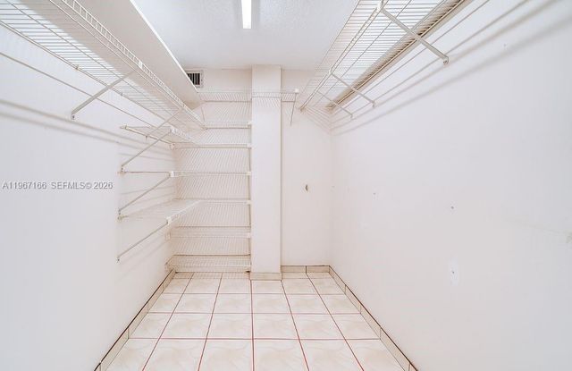 3849 NE 169th St 412, North Miami Beach, FL 33160