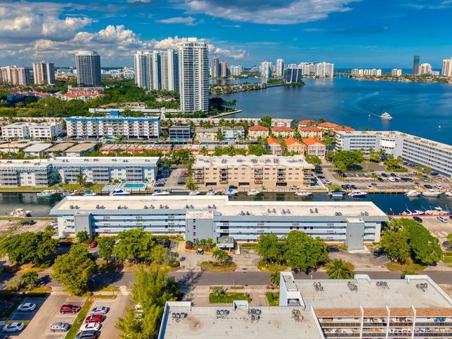 3849 NE 169th St 412, North Miami Beach, FL 33160