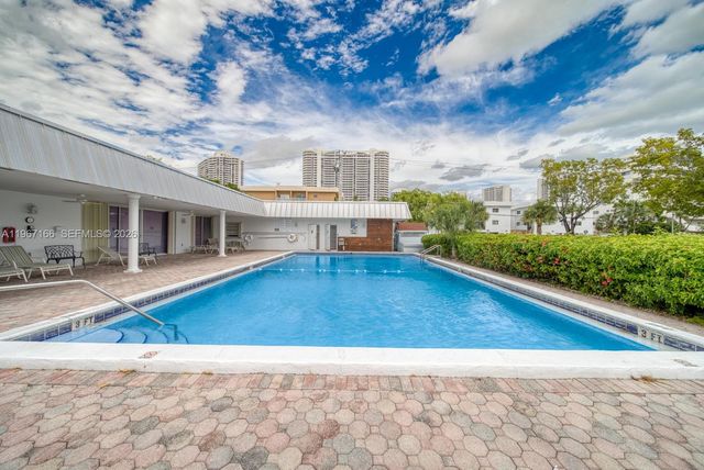 3849 NE 169th St 412, North Miami Beach, FL 33160