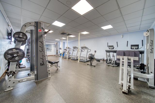 3849 NE 169th St 412, North Miami Beach, FL 33160