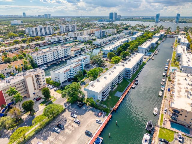 3849 NE 169th St 412, North Miami Beach, FL 33160