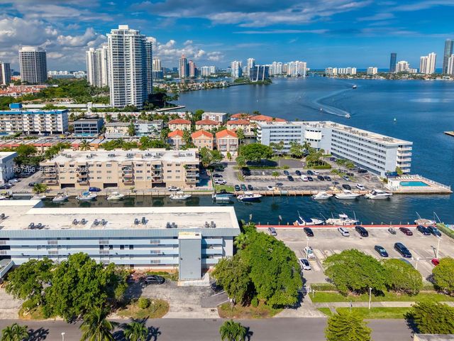 3849 NE 169th St 412, North Miami Beach, FL 33160