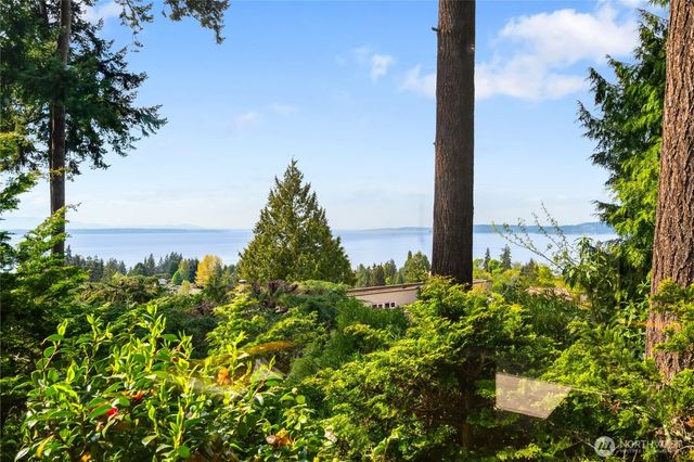 7393 Braemar Drive, Edmonds, WA 98026