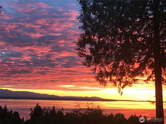 7393 Braemar Drive, Edmonds, WA 98026