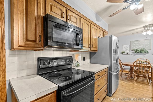 1675 State Street, Holland, MI 49424