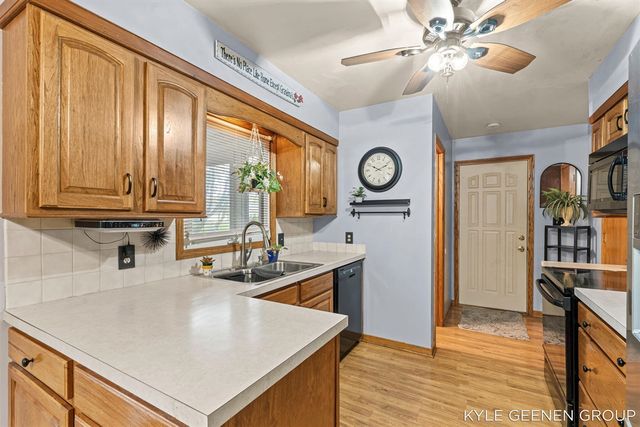 1675 State Street, Holland, MI 49424