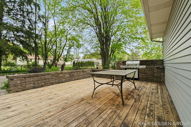 1675 State Street, Holland, MI 49424