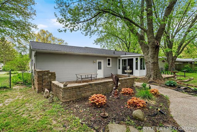 1675 State Street, Holland, MI 49424