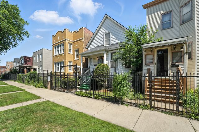 4834 W Potomac Avenue, Chicago, IL 60651
