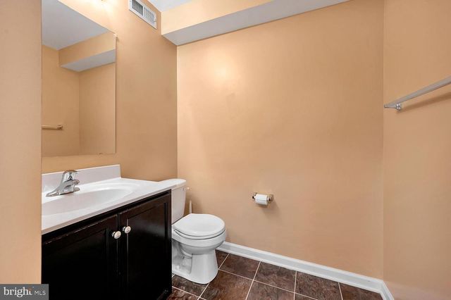 1092 WORTH LN, Claymont, DE 19703