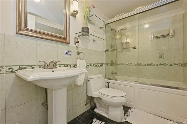 844 Park Lane, North Woodmere, NY 11581