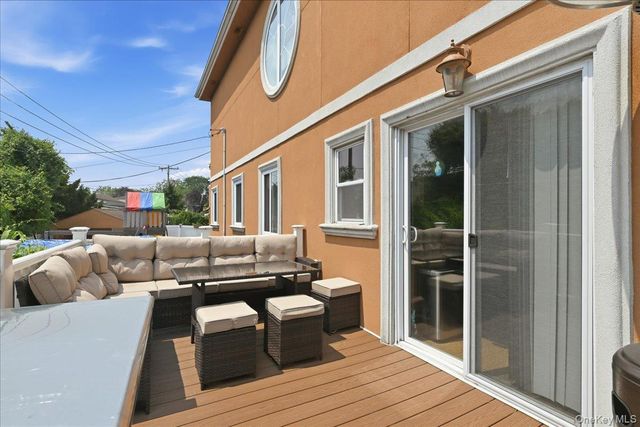 844 Park Lane, North Woodmere, NY 11581