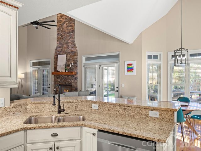 47 Ledgestone Drive, Fairview, NC 28730