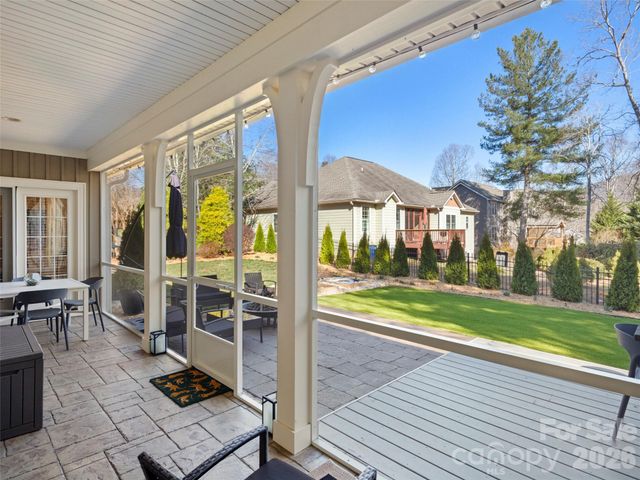 47 Ledgestone Drive, Fairview, NC 28730