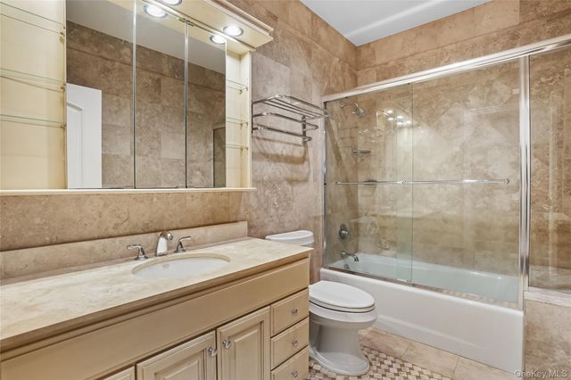 4 Hageman Court, Katonah, NY 10536