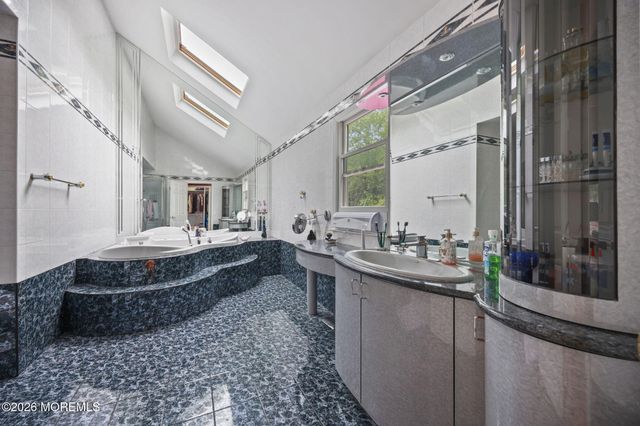 55 Manor Drive, Marlboro, NJ 07746