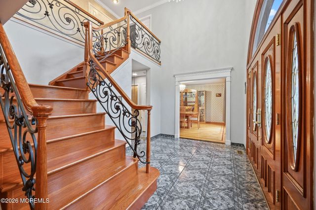 55 Manor Drive, Marlboro, NJ 07746