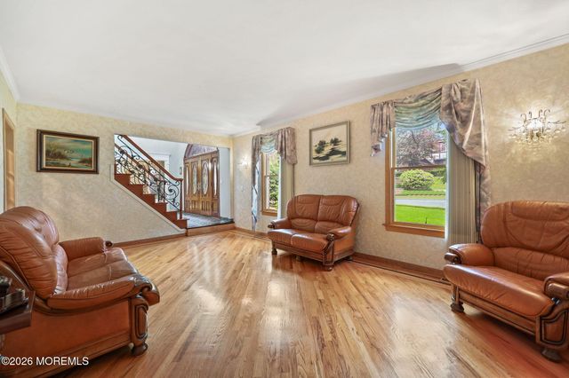 55 Manor Drive, Marlboro, NJ 07746