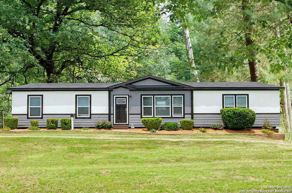 200 Lolita, Lytle, TX 78052