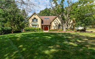 4267 Laurel Ridge Dr, Hampton, PA 15101