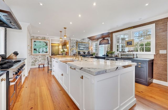 107 Westford Rd, Concord, MA 01742