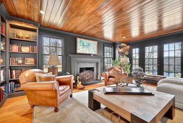 107 Westford Rd, Concord, MA 01742