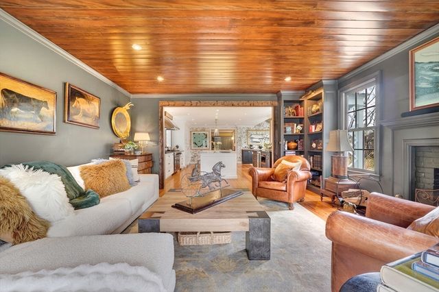 107 Westford Rd, Concord, MA 01742