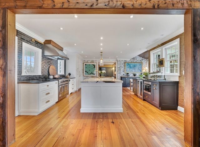 107 Westford Rd, Concord, MA 01742