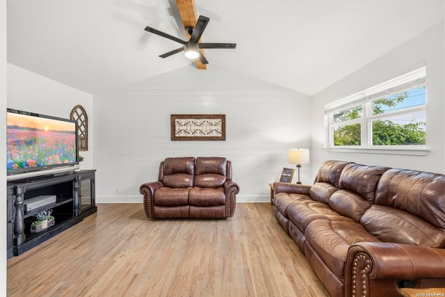 315 MIMOSA ST, Kerrville, TX 78028