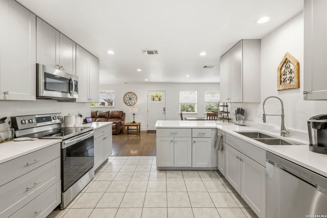 315 MIMOSA ST, Kerrville, TX 78028