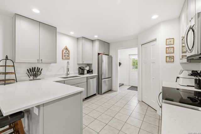315 MIMOSA ST, Kerrville, TX 78028
