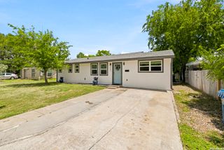 315 MIMOSA ST, Kerrville, TX 78028