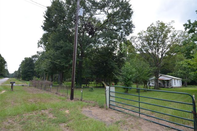 1120 Cherry Creek Drive, Shepherd, TX 77371