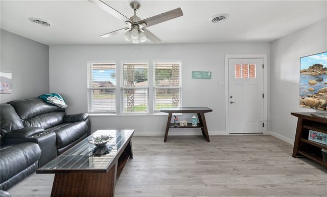 1411 Casa De Oro Dr, Corpus Christi, TX 78411