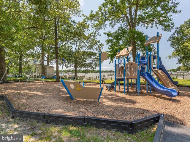 1316 JUNIPER ST, Shady Side, MD 20764