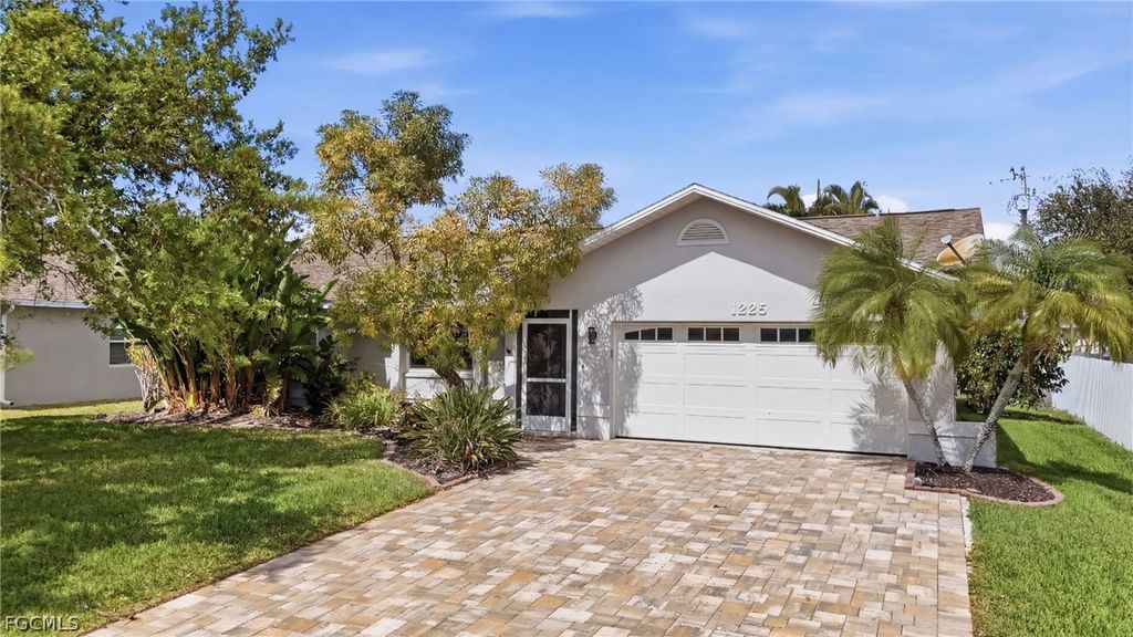 1225 SW 34th TER, Cape Coral, FL 33914