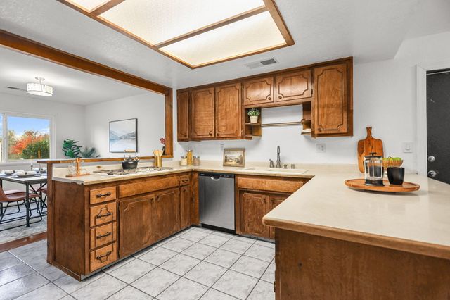 2795 Carolee Court, Redding, CA 96002