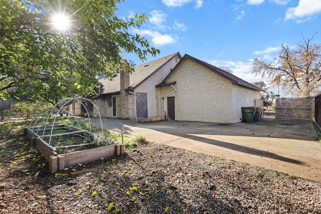 2795 Carolee Court, Redding, CA 96002