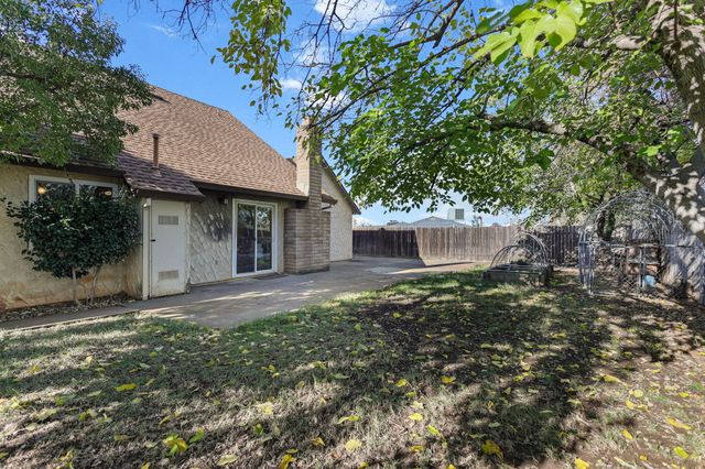 2795 Carolee Court, Redding, CA 96002