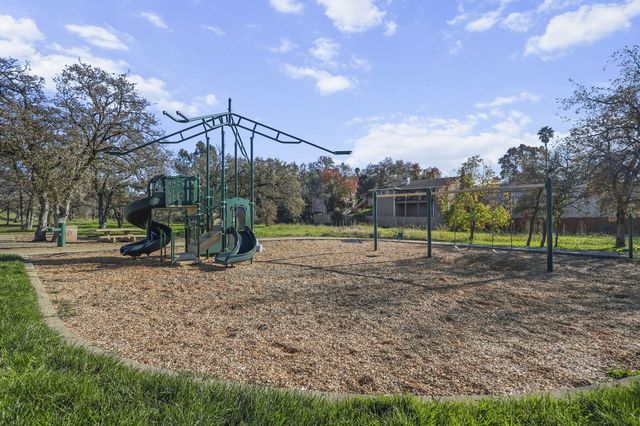 2795 Carolee Court, Redding, CA 96002