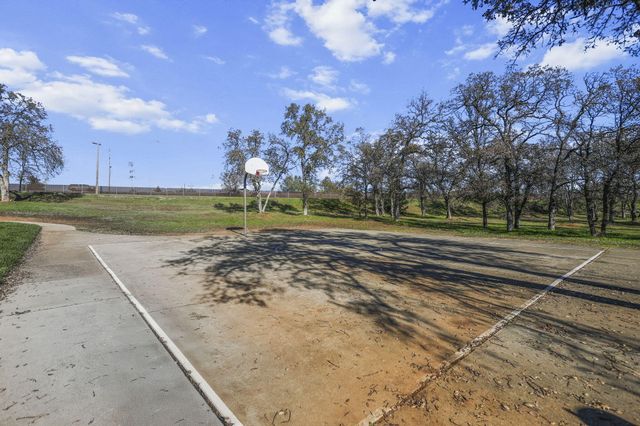 2795 Carolee Court, Redding, CA 96002