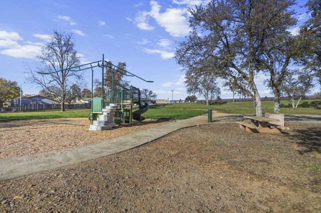 2795 Carolee Court, Redding, CA 96002