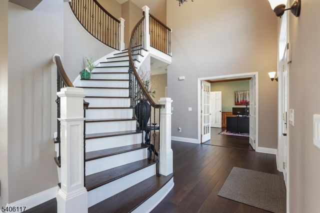 26 Davenport Way, Hillsborough Twp., NJ 08844