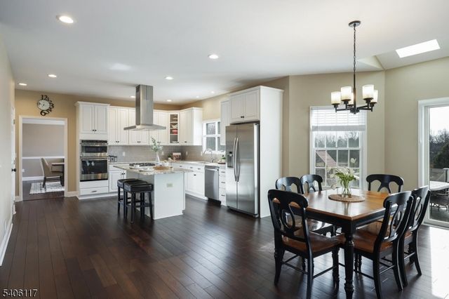 26 Davenport Way, Hillsborough Twp., NJ 08844