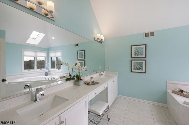 26 Davenport Way, Hillsborough Twp., NJ 08844