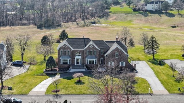 26 Davenport Way, Hillsborough Twp., NJ 08844